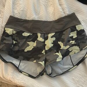 Rare Speed Up Low-Rise 2.5” Lululemon shorts